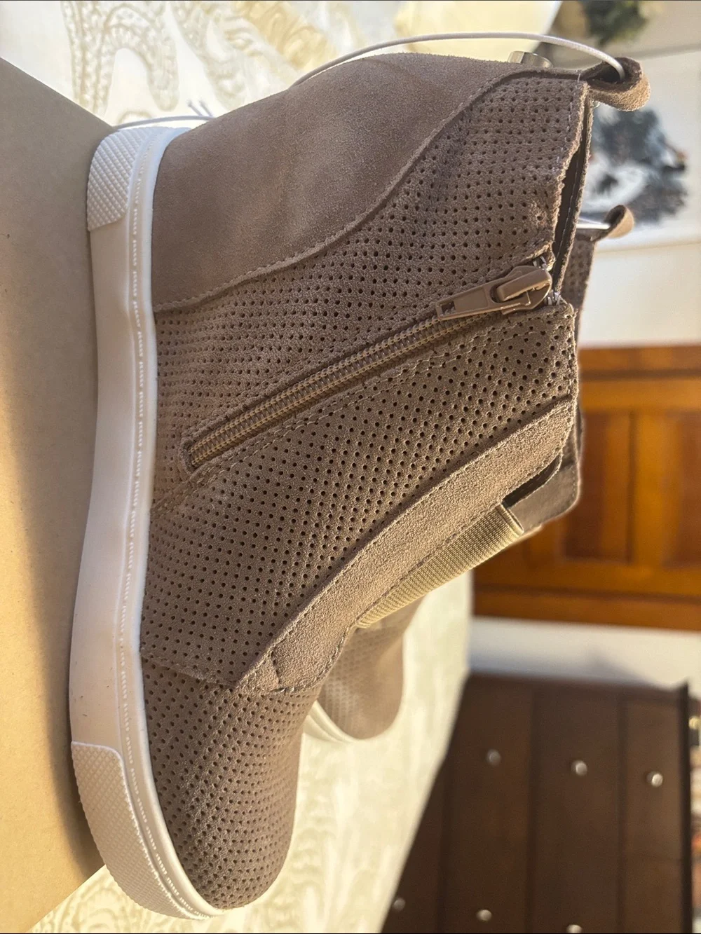 NIB Steve Madden Taupe Wedge Sneaker
